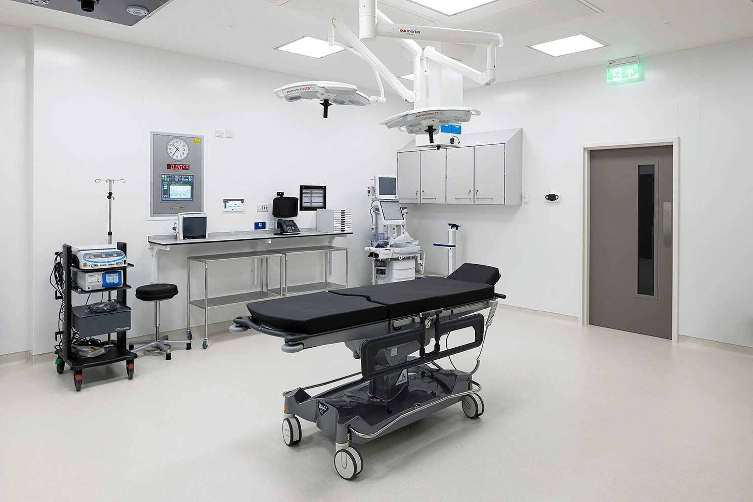 Bespoke Surgery Theater Room Scottish Health Technical Memorandum SHTM Guidelines LED New Healthcare Hospital Private Cosmetic Clinic Design NVDC Architects